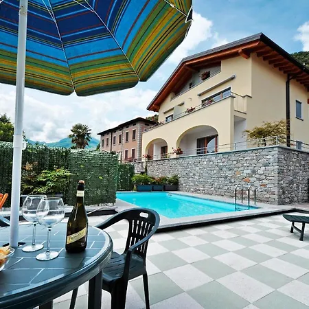 Apartment Sleeps 5 Pool Air Con *